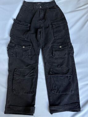 Micas Multi-Pocket Wide Leg Cargo Jean